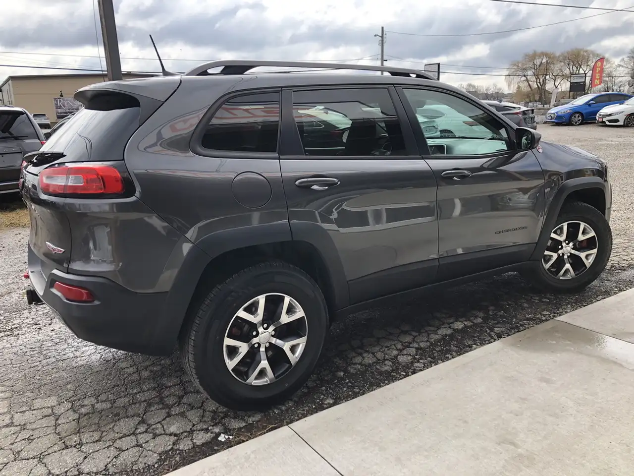 Jeep Cherokee photo Jeep Cherokee