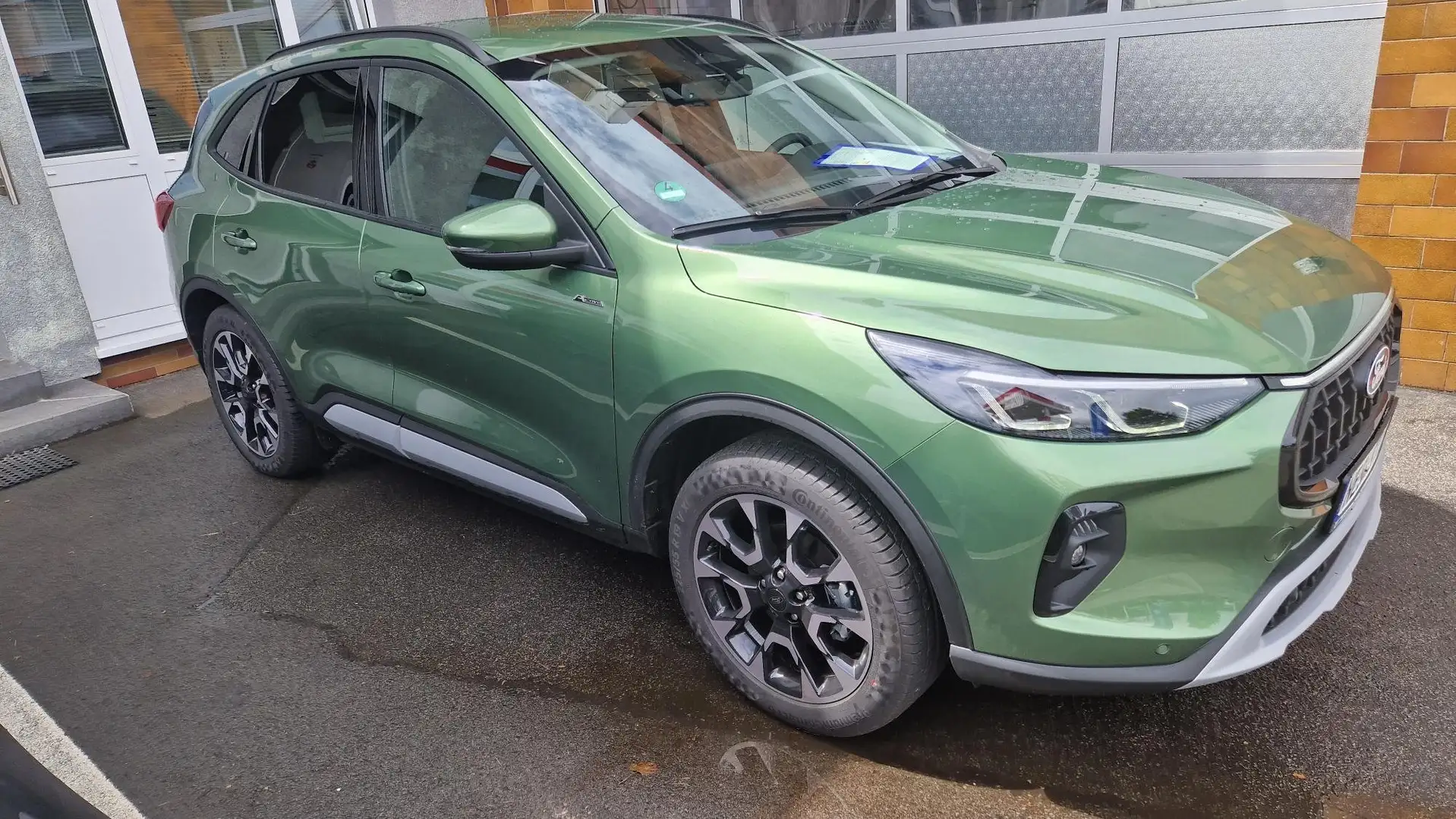 Ford Kuga Active, Allrad Fullhybrid183 PS, AHK schwenkbar Grün - 2