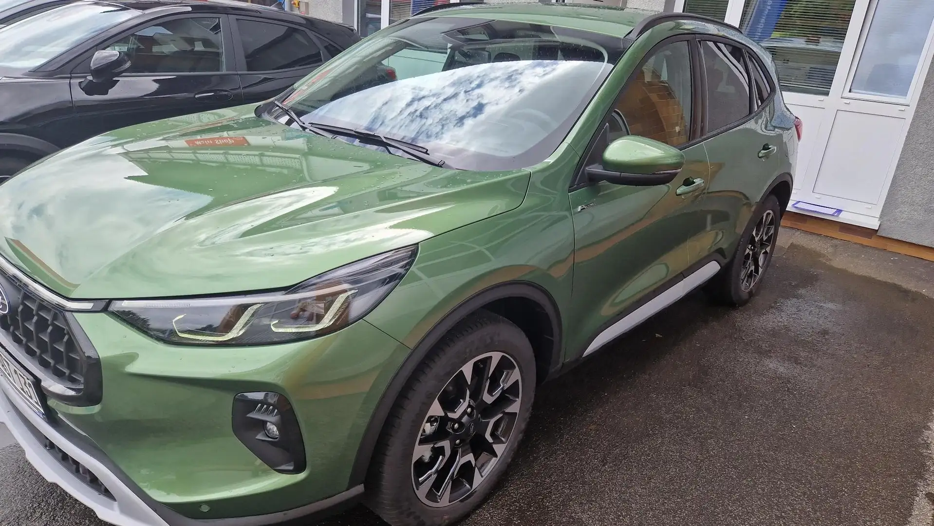 Ford Kuga Active, Allrad Fullhybrid183 PS, AHK schwenkbar Grün - 1