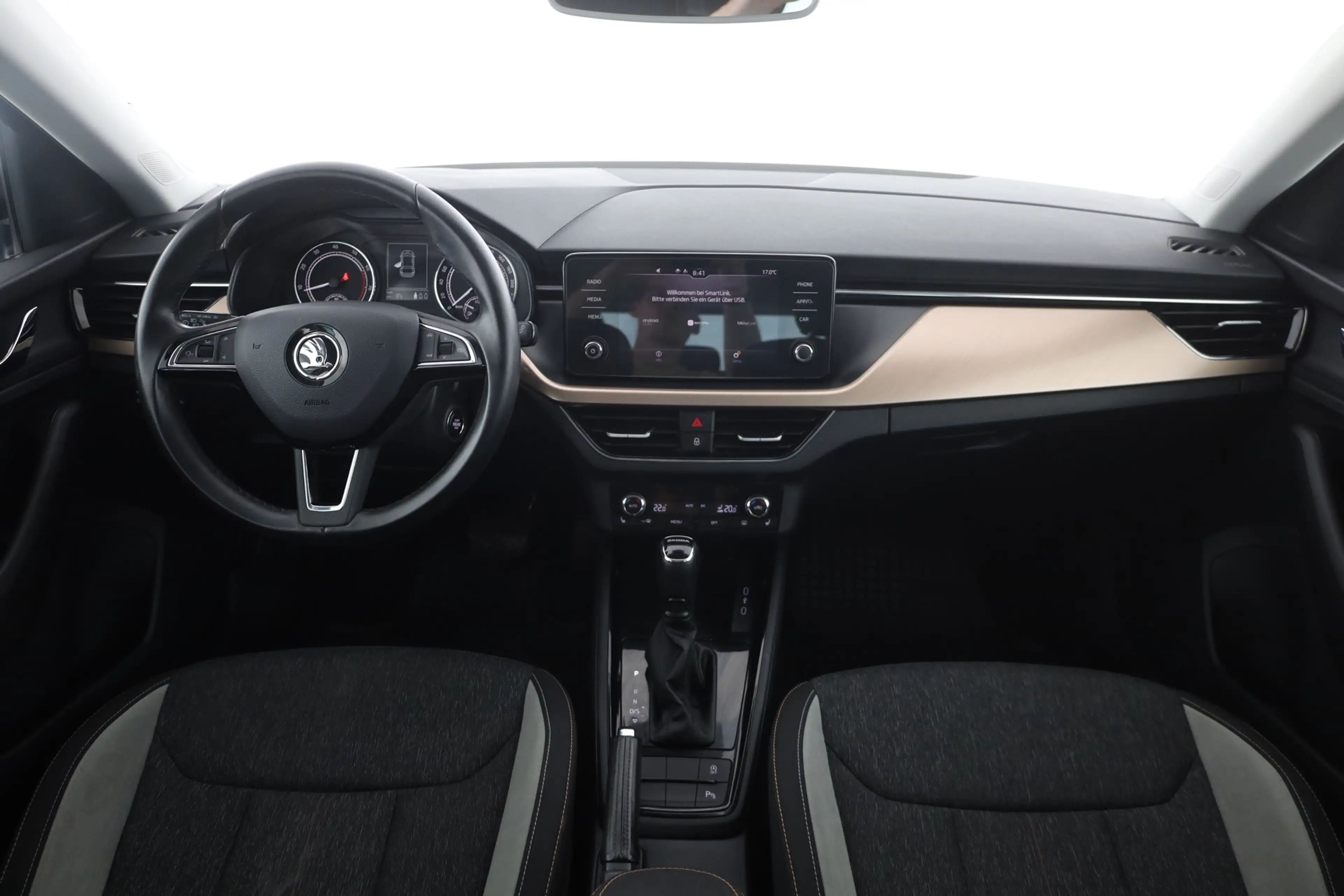 Skoda Scala 1.5 TSI DSG Style LED Sitzheizung Kamera — photo 9