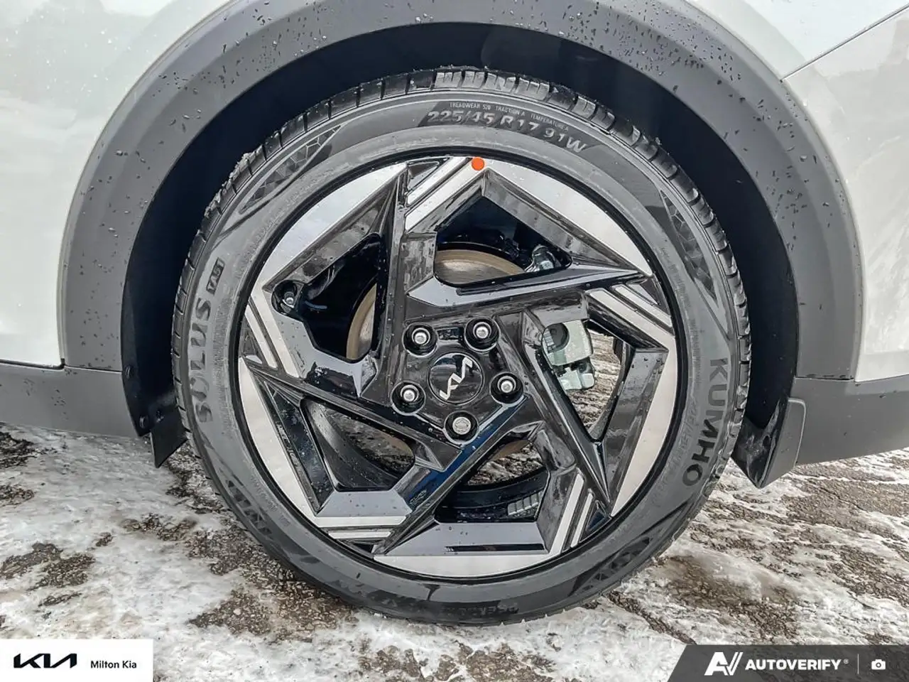 Kia K4 снимка Kia K4
