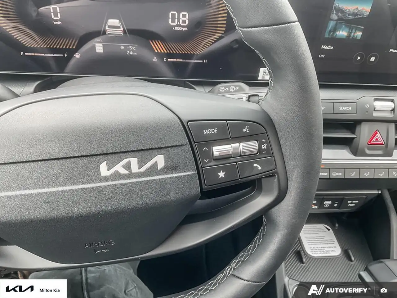 Kia K4 снимка Kia K4