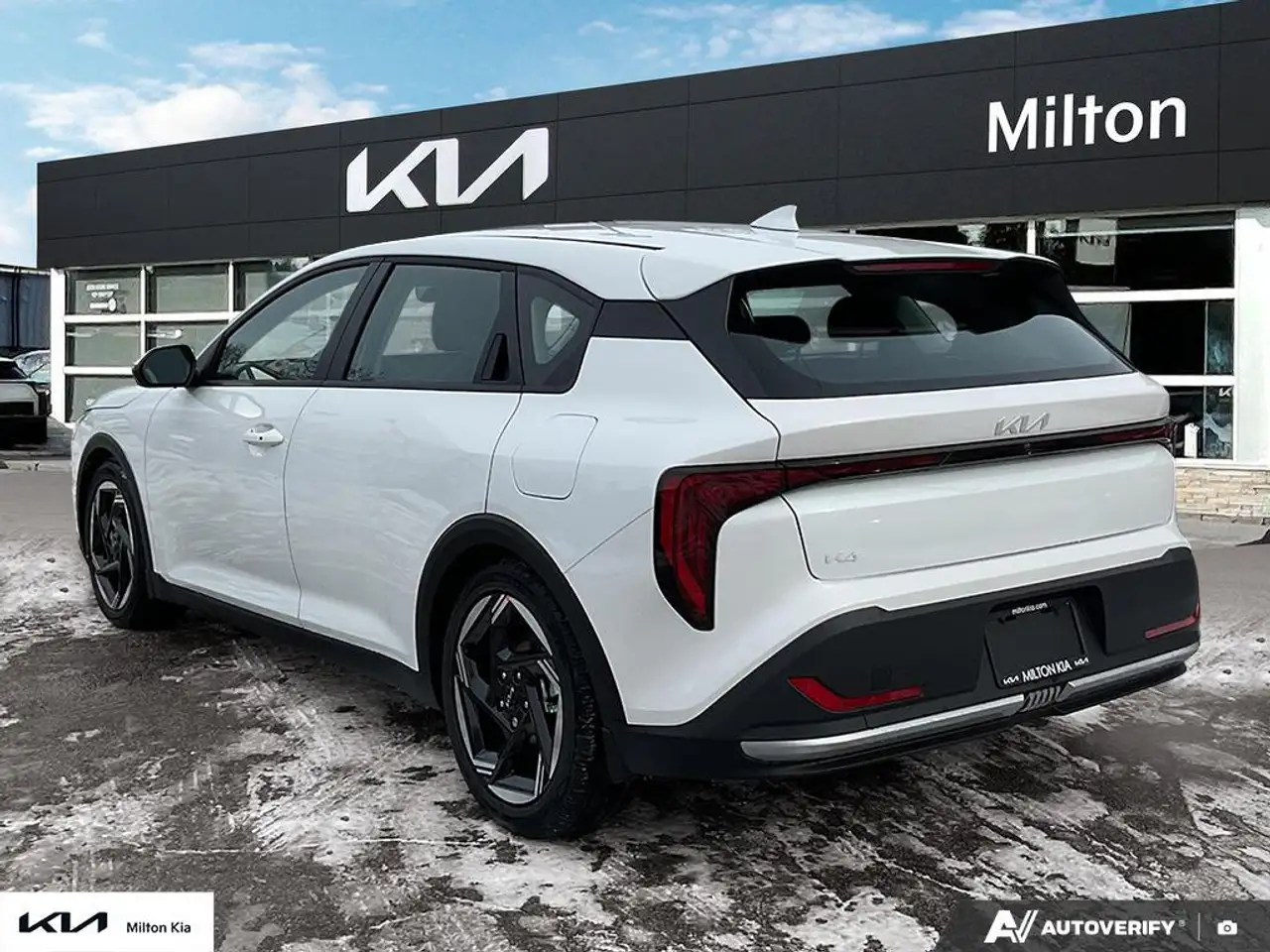 Kia K4 снимка Kia K4