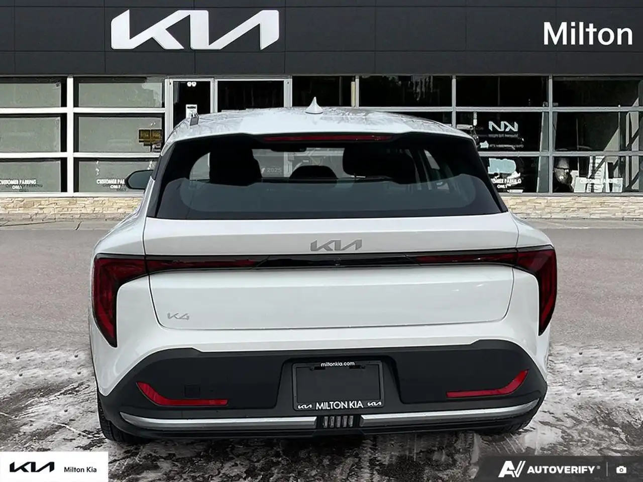 Kia K4 снимка Kia K4