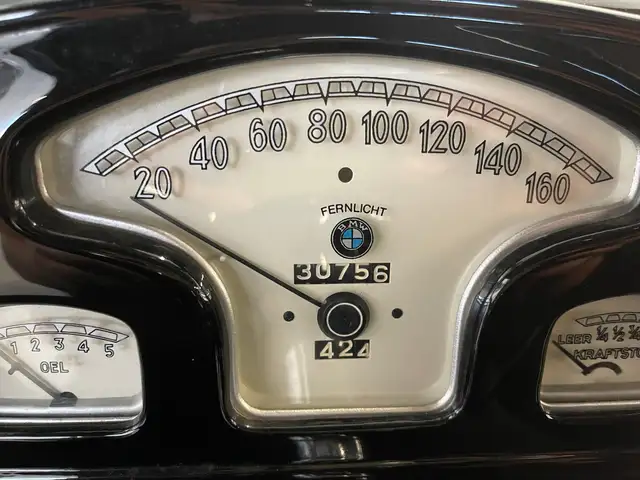 BMW 3 Series view 13