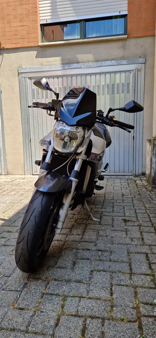 Suzuki GSR 600 Černá - 1