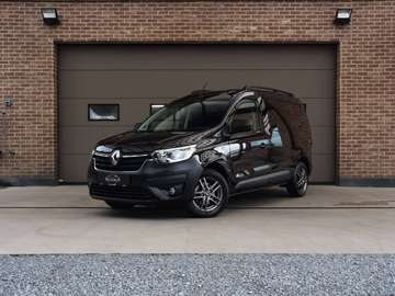 1.3 TCE / LICHTE VRACHT / CARPLAY / CAMERA / GPS / DAB / DODEHOEKDETECTIE