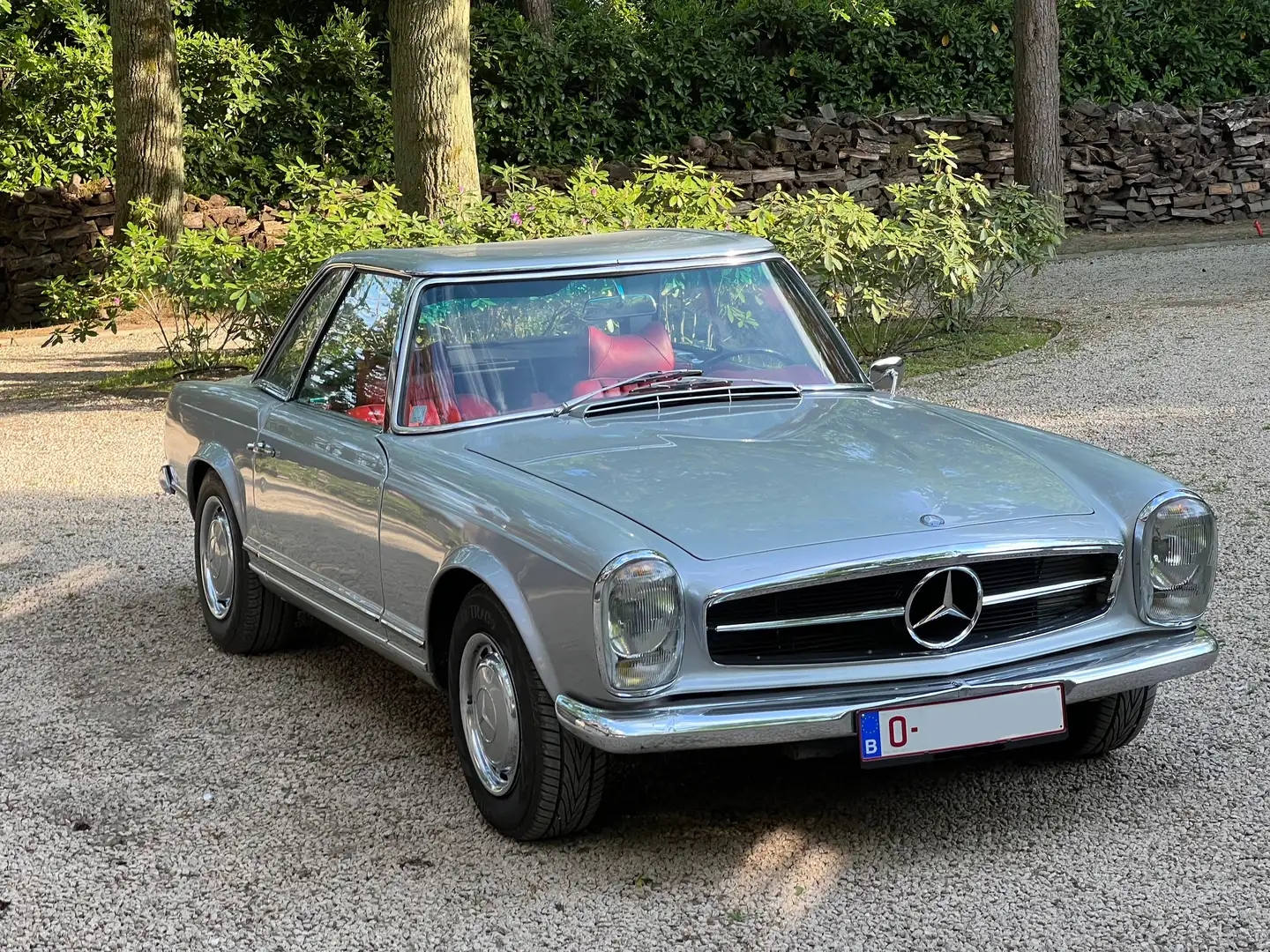 Mercedes-Benz SL 250 vendue neuve à Paris, hard top. srebrna - 1