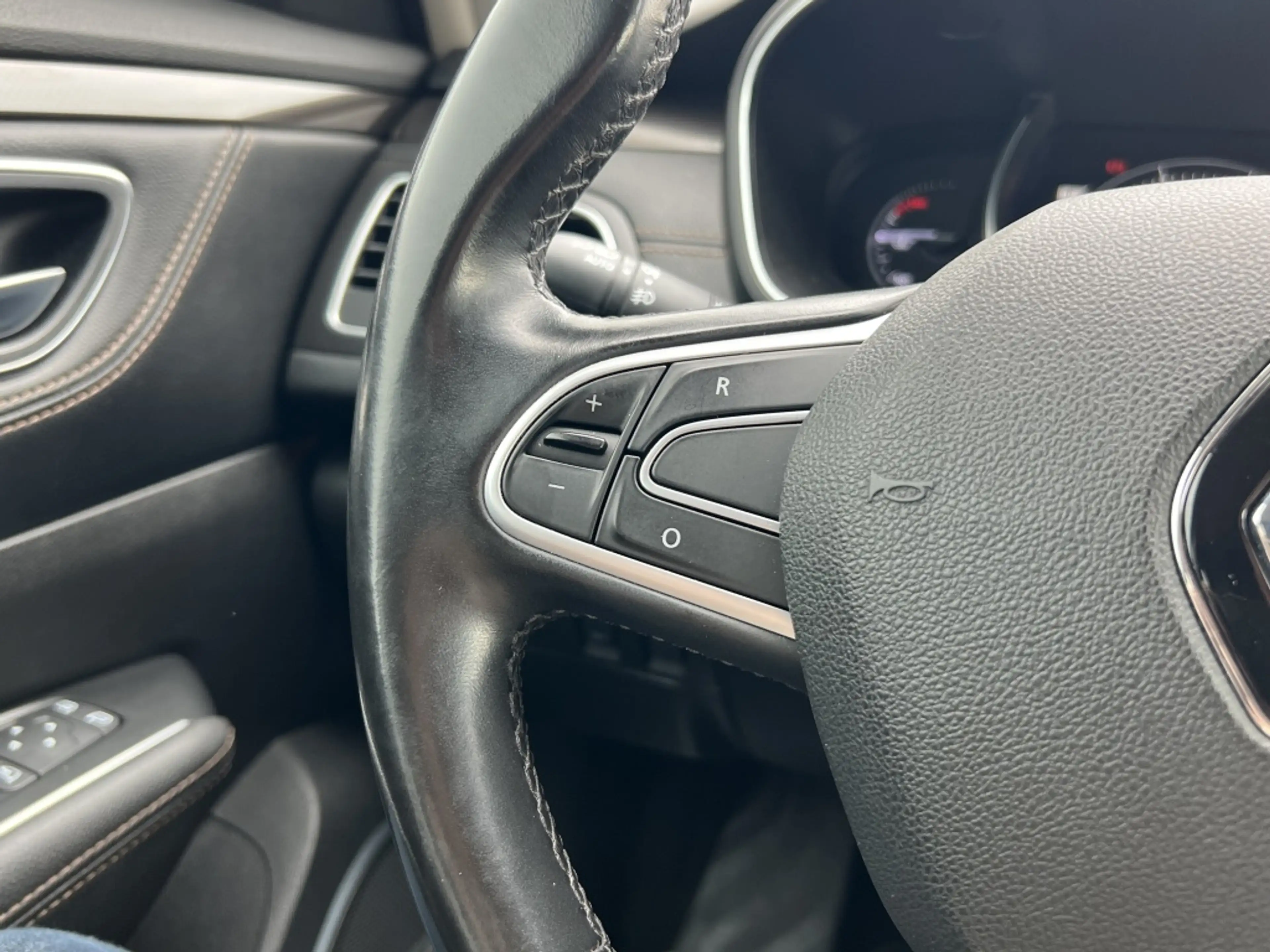 Renault Talisman Estate 1.8 TCe Intens — photo 15