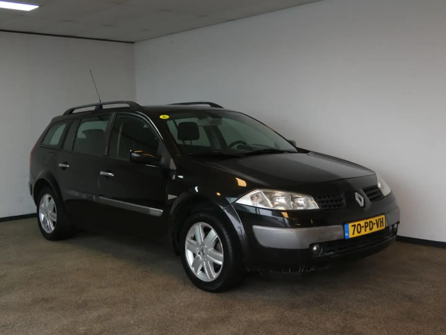 Renault Megane Grand Tour 1.6-16V Expr.Comf. Nwe APK Zwart - 2