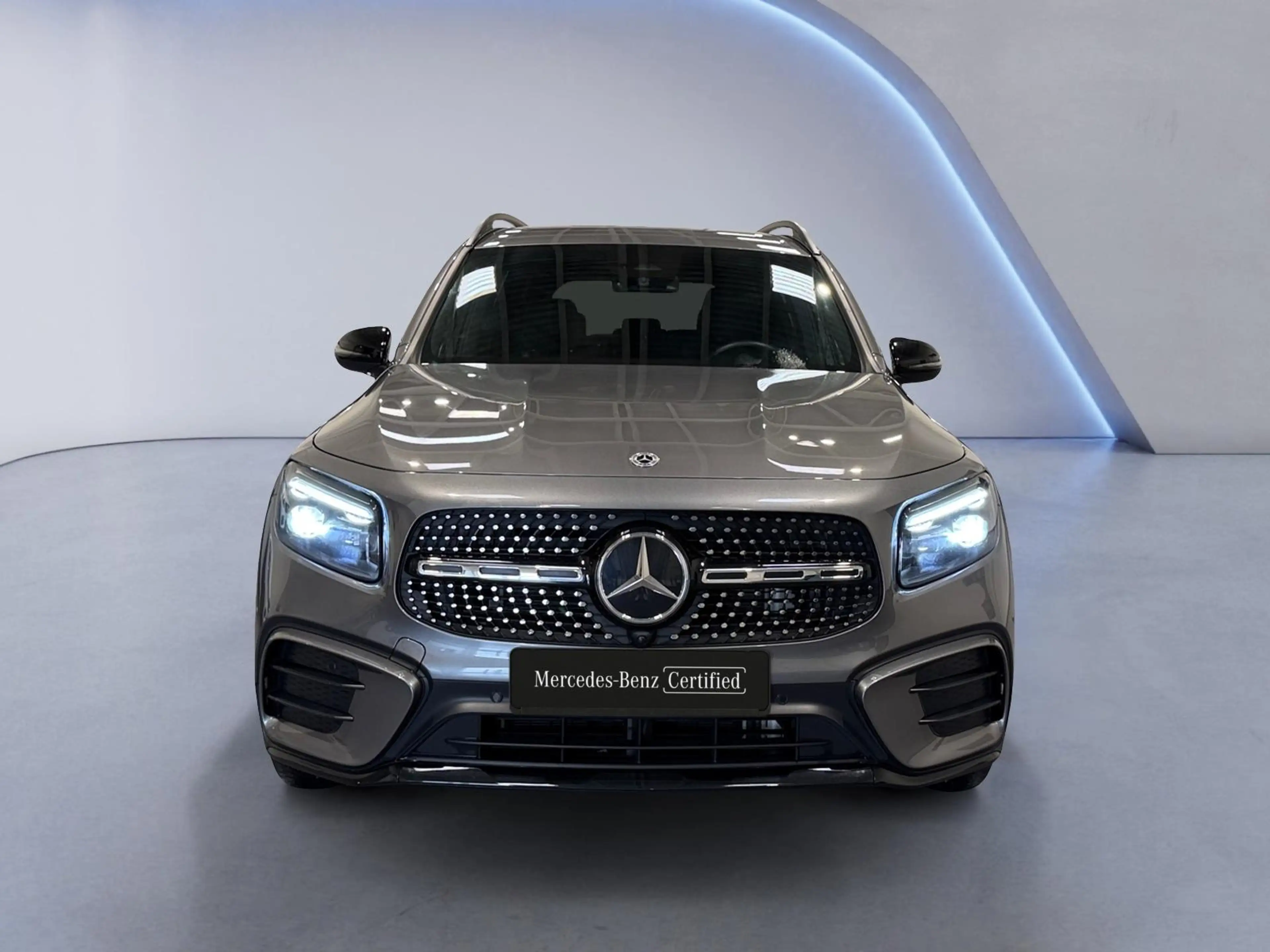 Mercedes-Benz GLB 200 AMG Line — photo 8