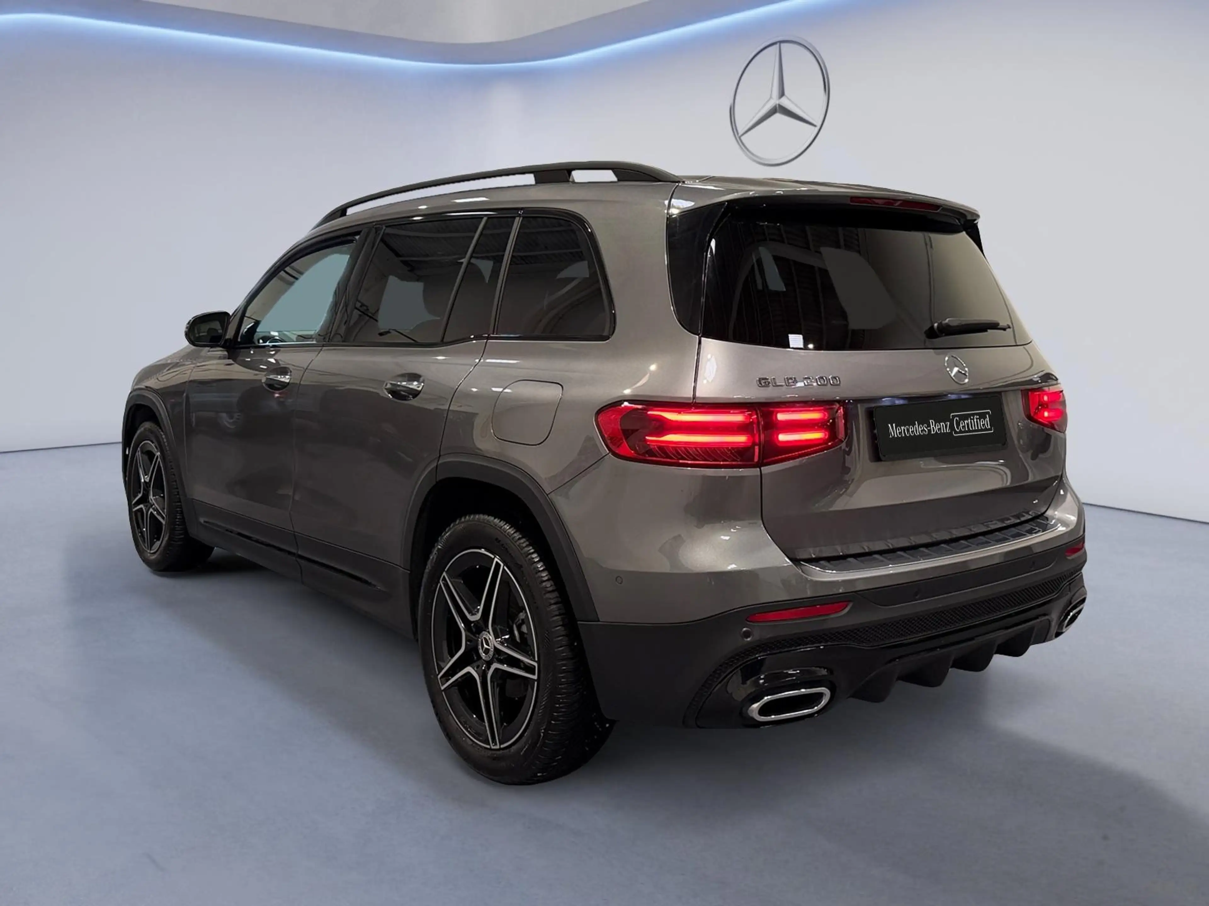 Mercedes-Benz GLB 200 AMG Line — photo 3