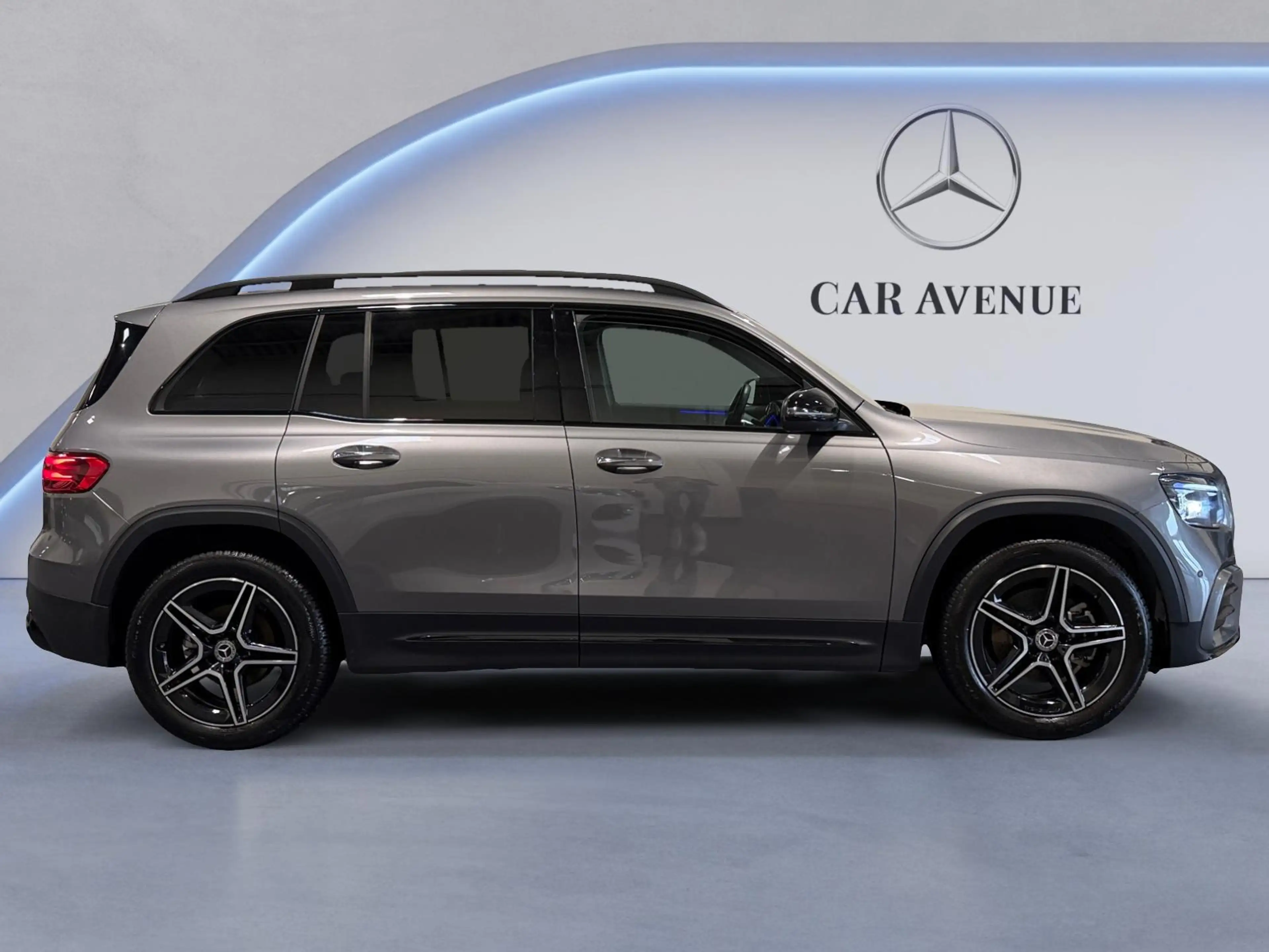 Mercedes-Benz GLB 200 AMG Line — photo 6