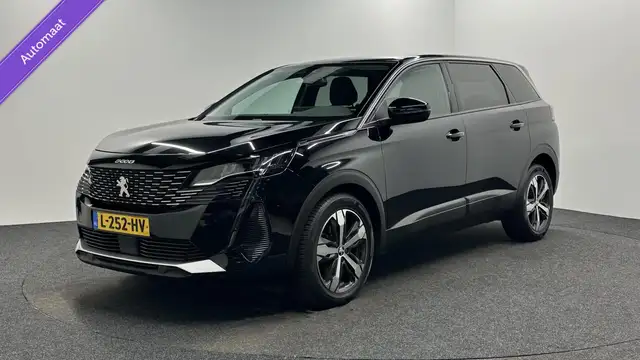2021 Peugeot 5008 in Black for sale