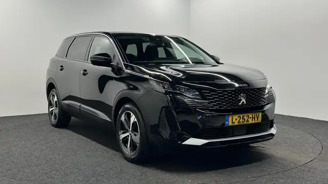 Peugeot 5008 view 3