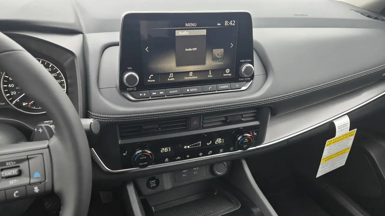 Nissan Rogue снимка Nissan Rogue