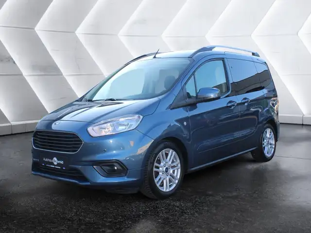 Ford Tourneo Courier Titanium - Winter-Paket - Navi