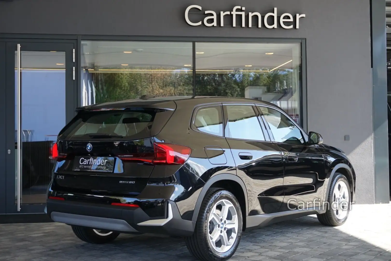 BMW iX1 eDrive20 64,8kWh Nur 3.000km Schwarz - 2