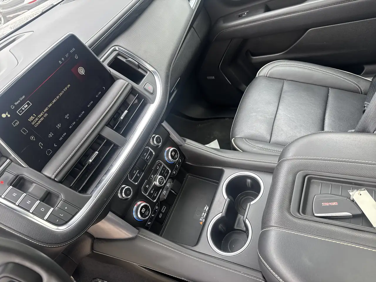 GMC Yukon снимка GMC Yukon