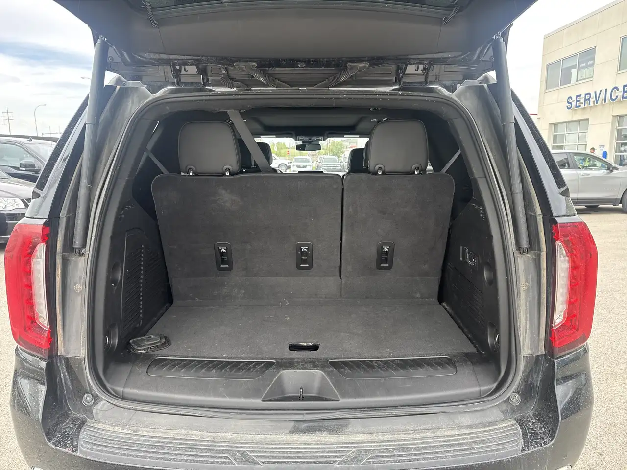 GMC Yukon снимка GMC Yukon