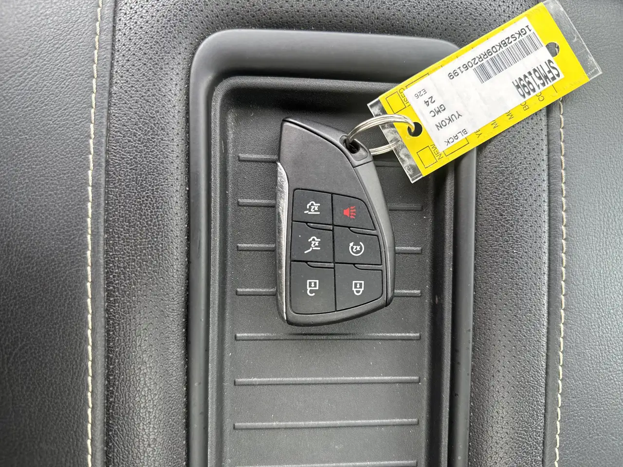 GMC Yukon снимка GMC Yukon