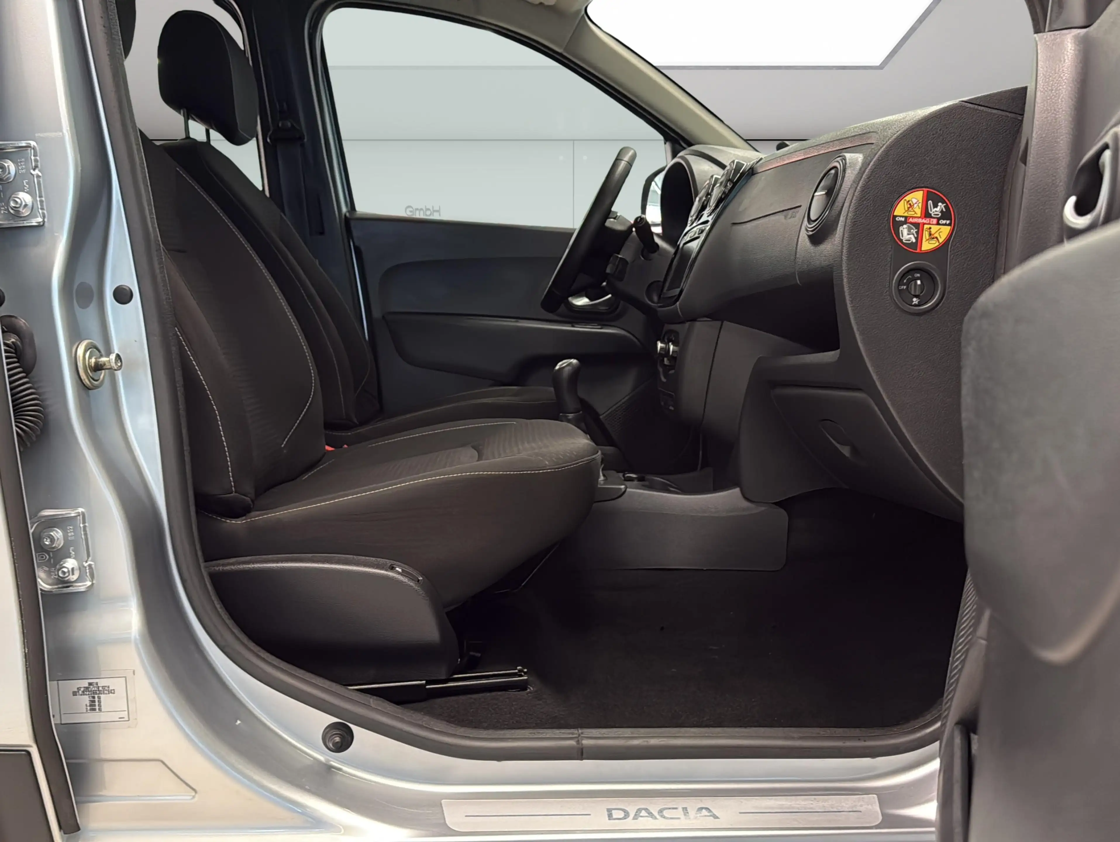 Dacia Lodgy 1.6 Comfort|ShZ|Klima|Navi|Tempo|PDC|DAB — photo 13