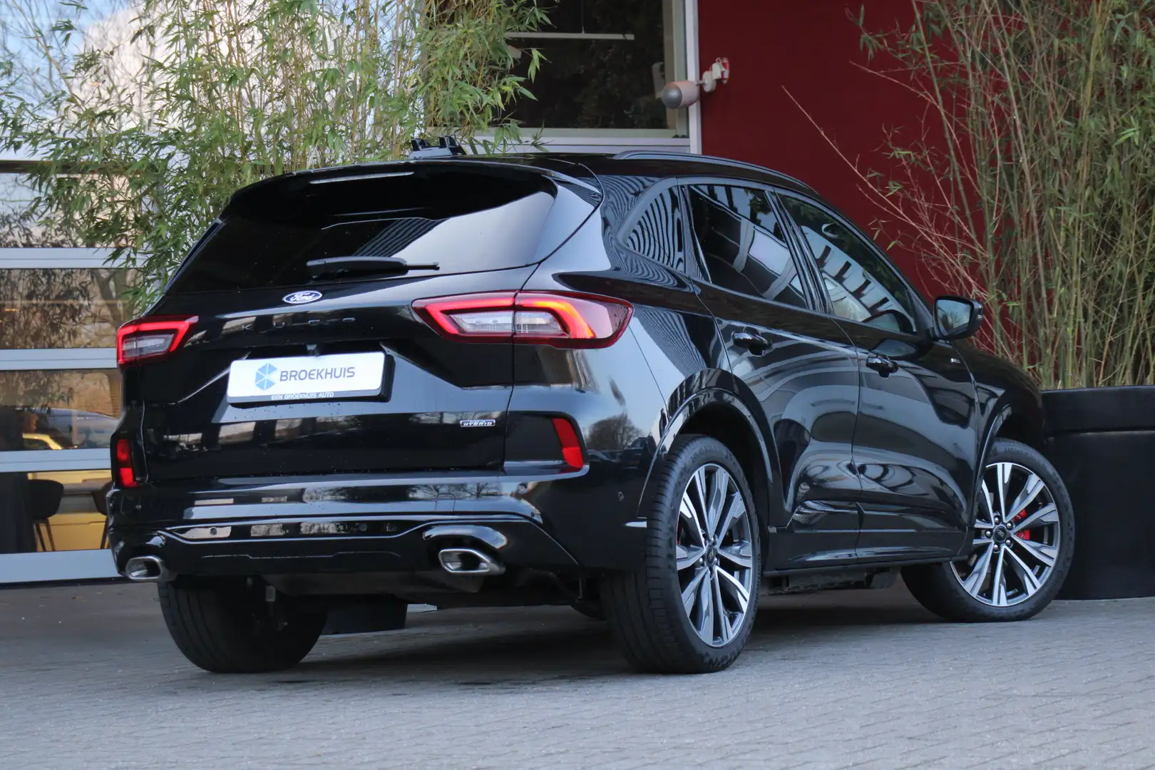Ford Kuga 2.5 PHEV ST-Line X Pano | Head-up | Adapt. Cruise Zwart - 2