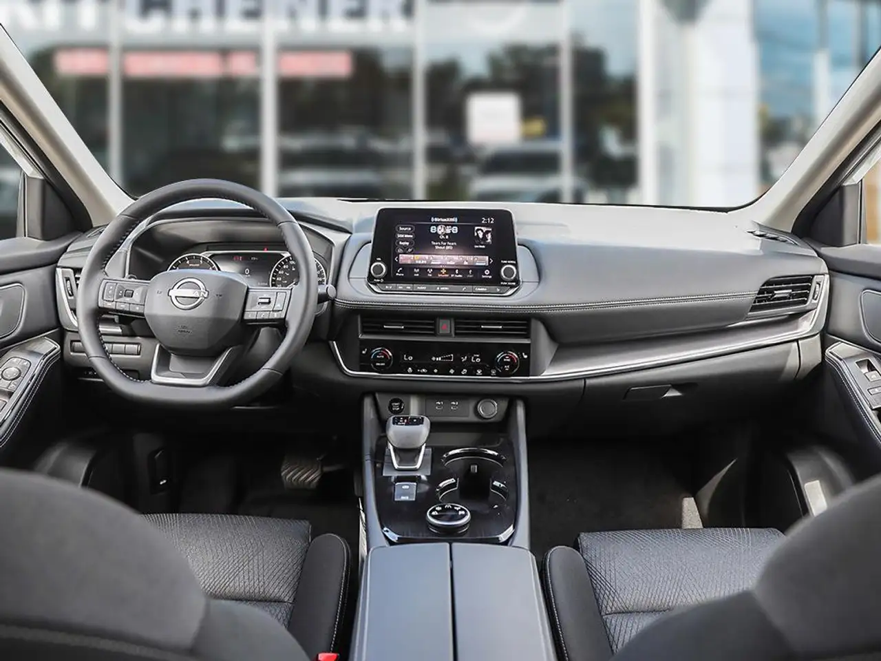 Nissan Rogue снимка Nissan Rogue