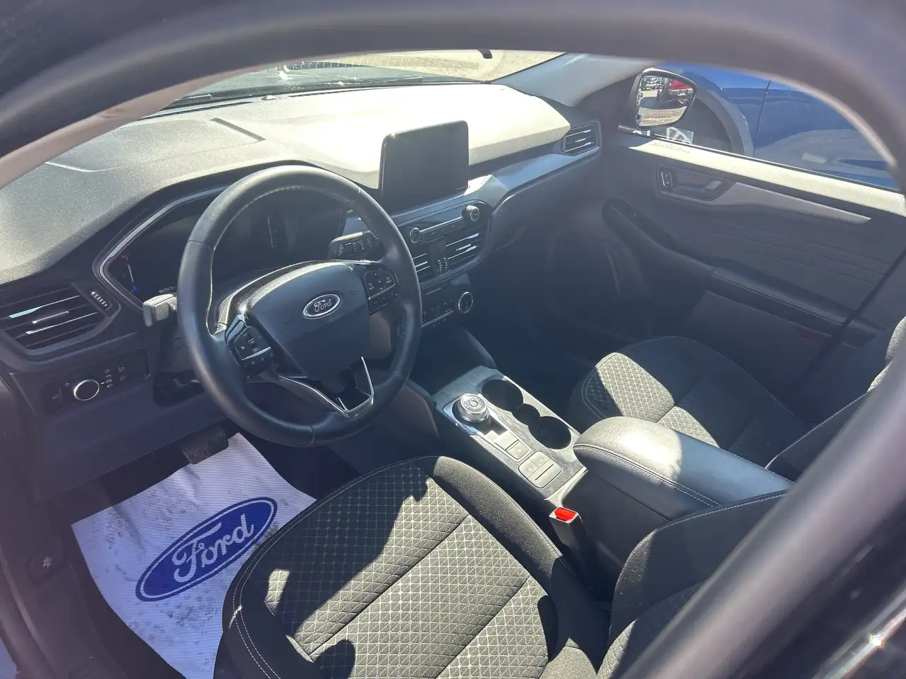 Ford Escape снимка Ford Escape