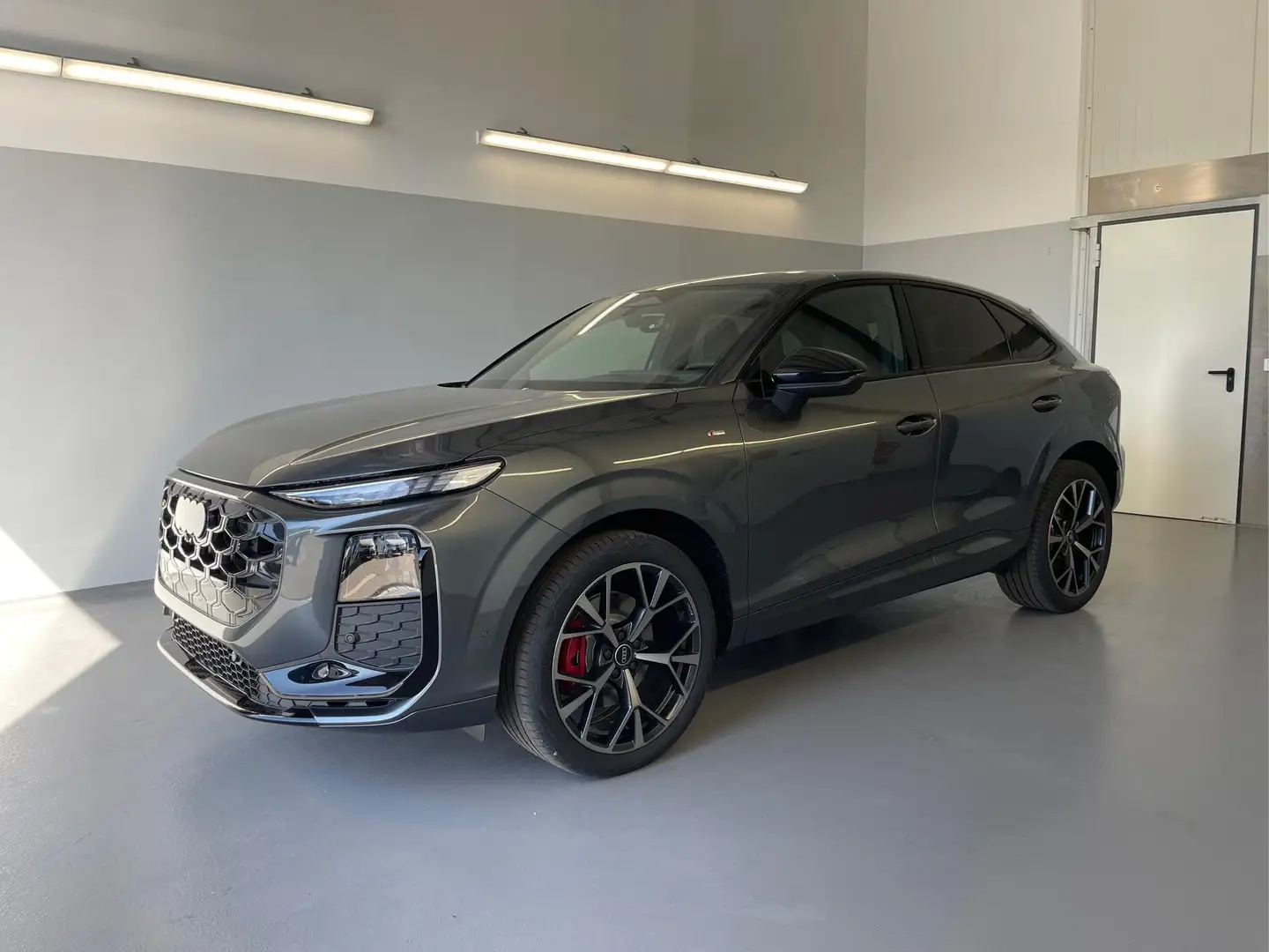 Audi Q3 Sportback NEU TFSI 265 PS quattro S line Pano+T... Grau - 1