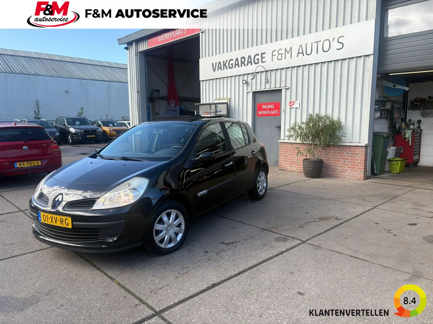 Renault Clio 1.4-16V Rip Curl Schwarz - 1