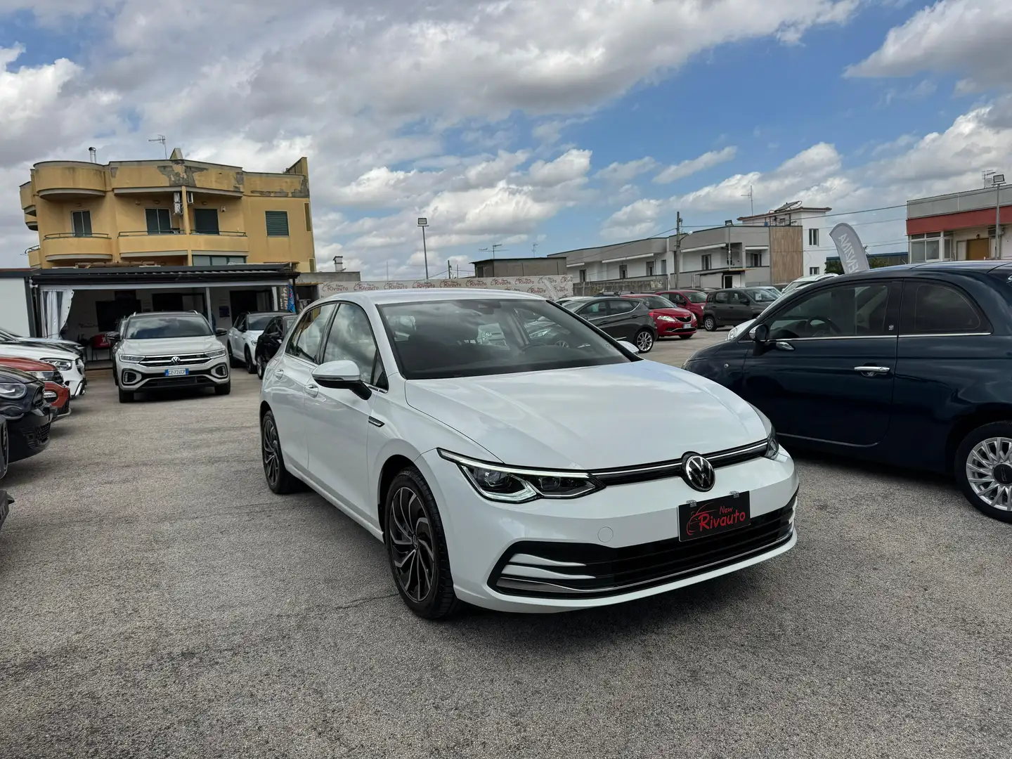 Volkswagen Golf 1.5 tgi 130cv dsg  Style Bianco - 2
