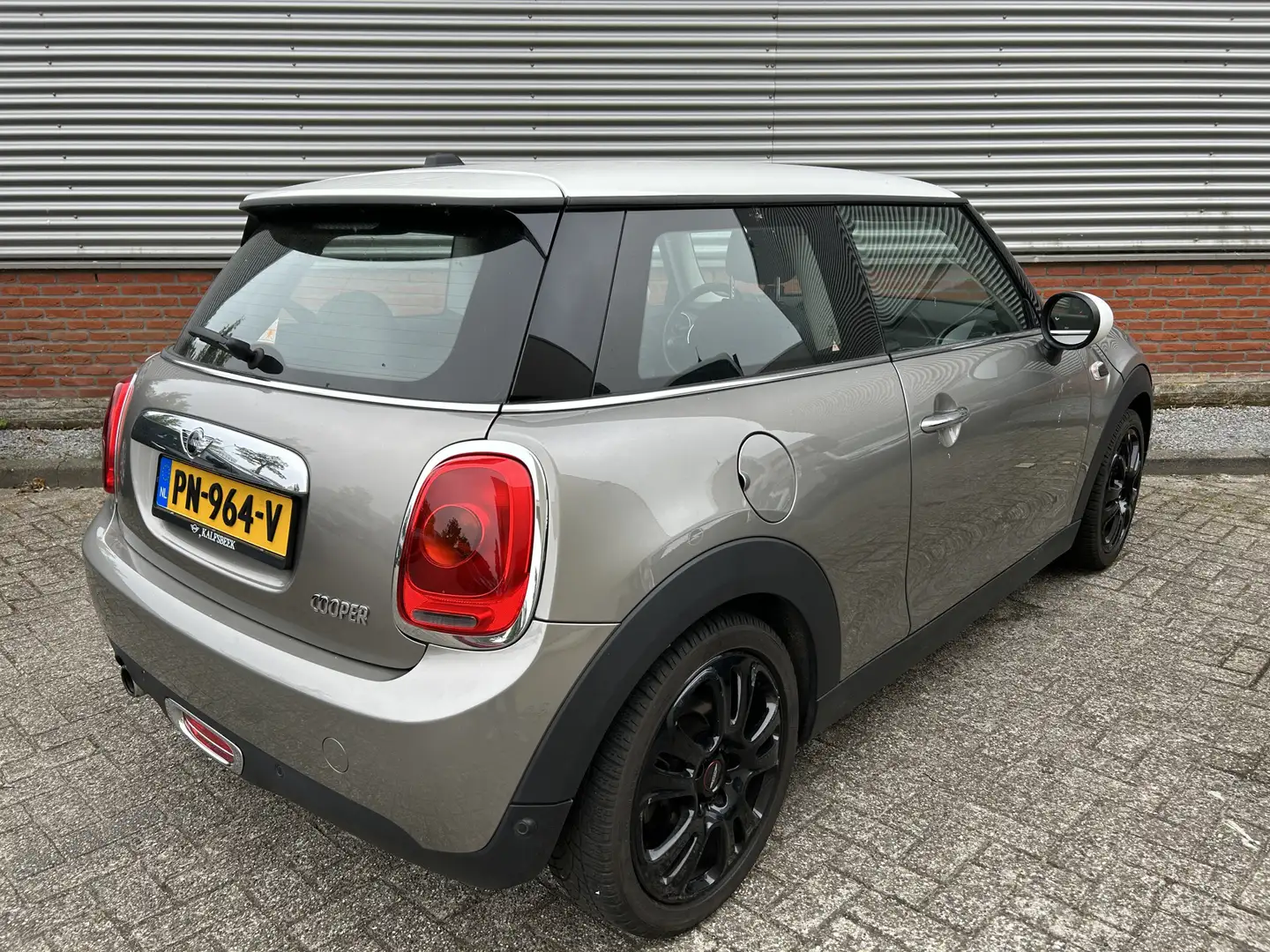 MINI Cooper Mini 1.5 Salt | Automaat | Parkeersensoren | JCW V Gris - 2