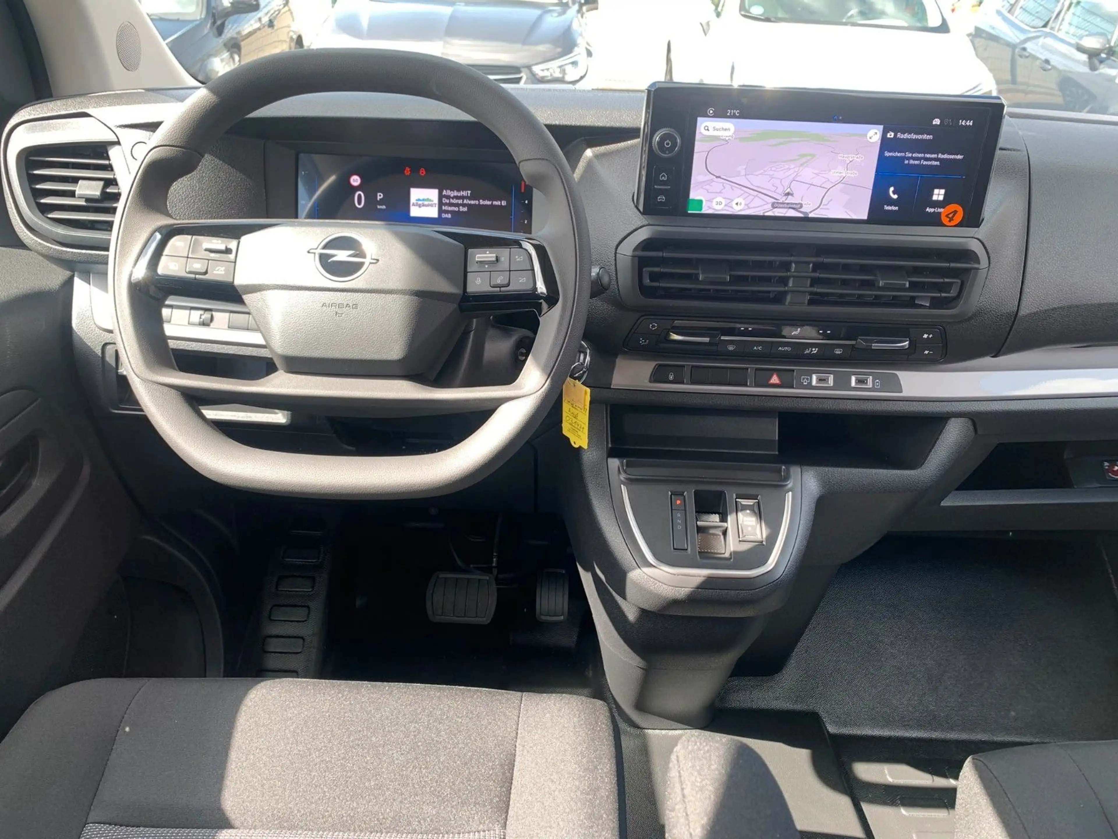Opel Vivaro Kombi XL 8 Sitze Voll 5 Jahre Garantie — photo 9