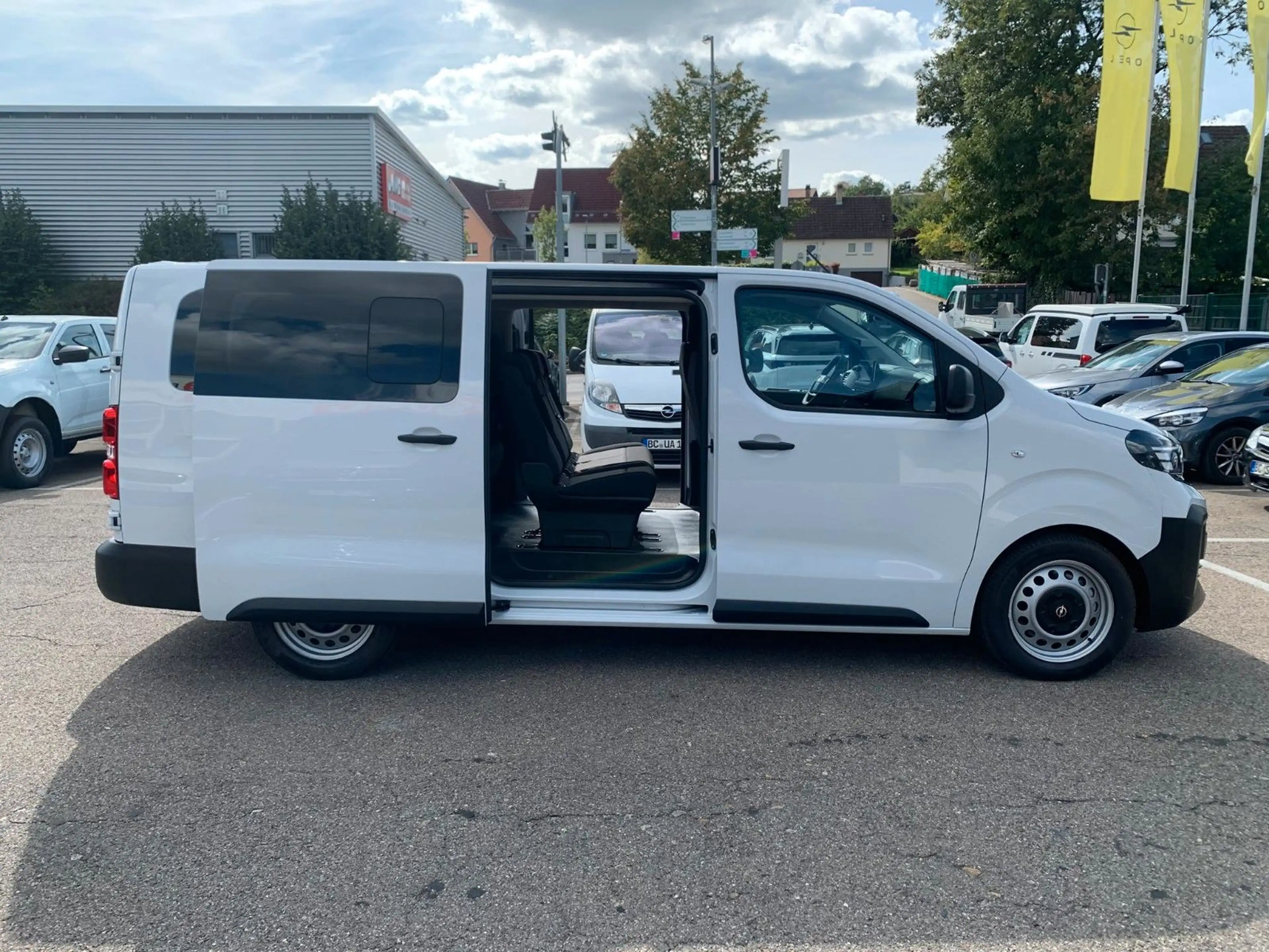 Opel Vivaro Kombi XL 8 Sitze Voll 5 Jahre Garantie — photo 6