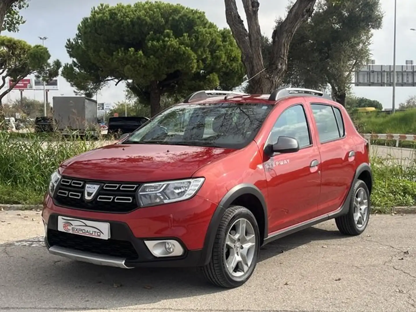 Dacia Sandero 0.9 TCE SL Nómada 66kW Burdeos - 1