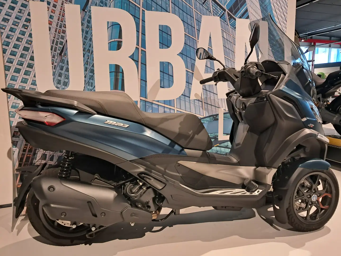 Piaggio MP3 530 ABS Hpe Albastru - 2