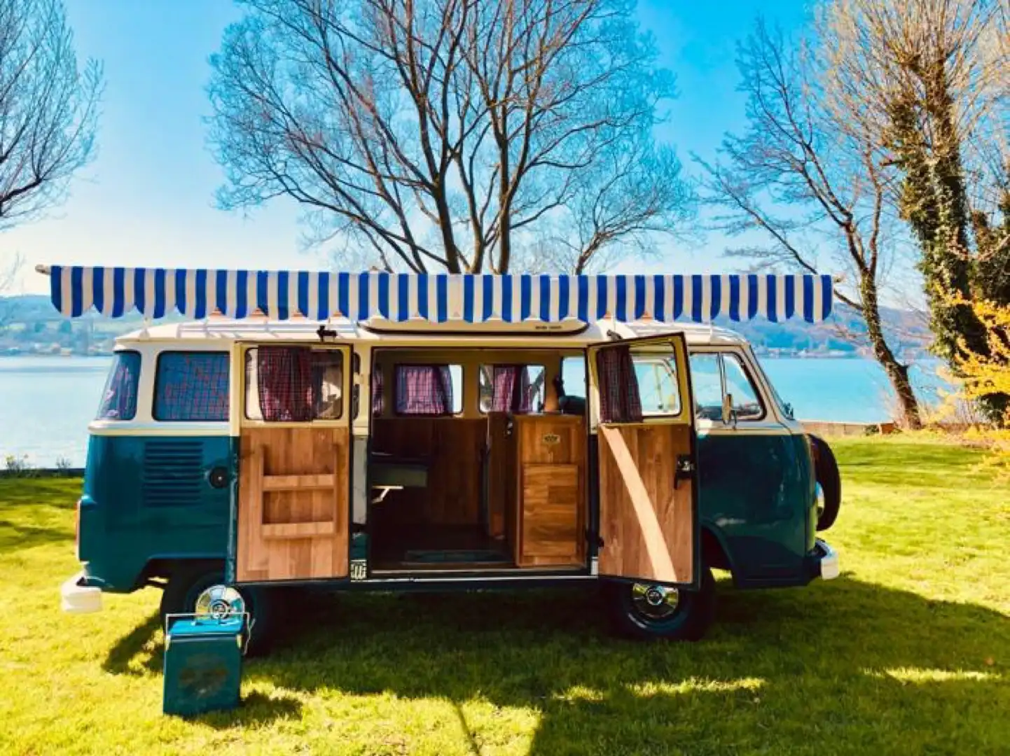 Volkswagen T2 Camper Azul - 1