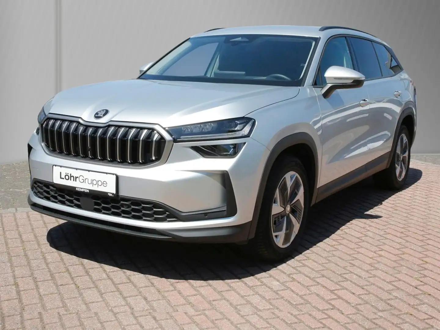 Skoda Kodiaq 2.0 TDI 4x4 DSG Selection AHK Navi+VC HuD ACC R... Silber - 2