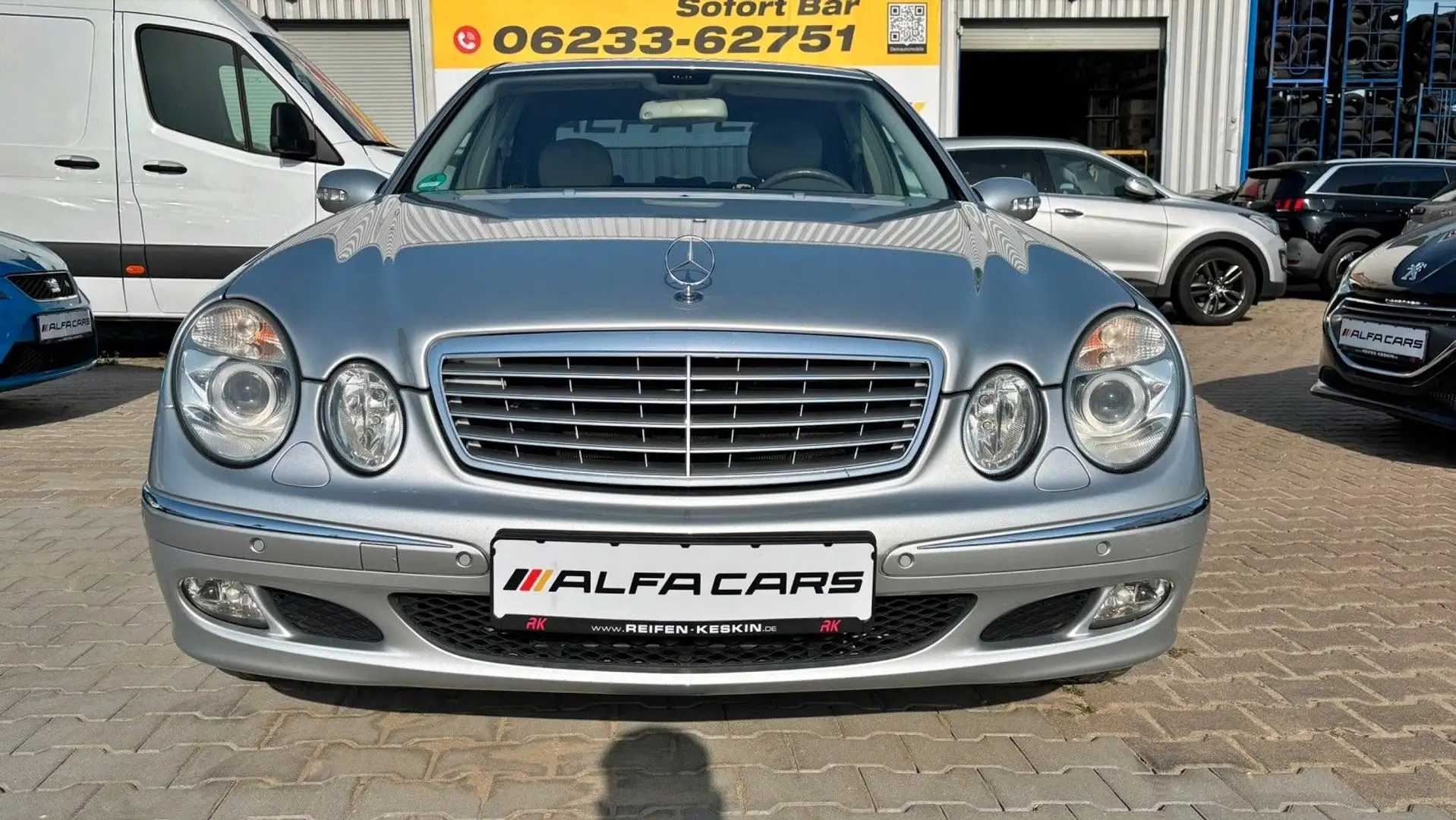 Mercedes-Benz E 280 ELEGANCE XENON/ELK.SITZE/SCHIEBDACH/ Silber - 2