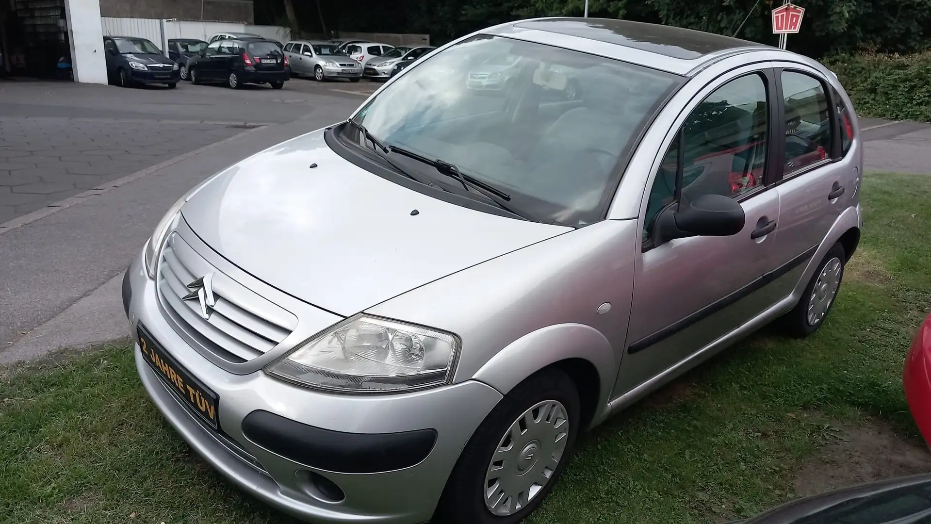 Citroen C3 TÜV 2 J.,eFh,1 J.Garantie,Kupplung&Inspekt NEU Silber - 1