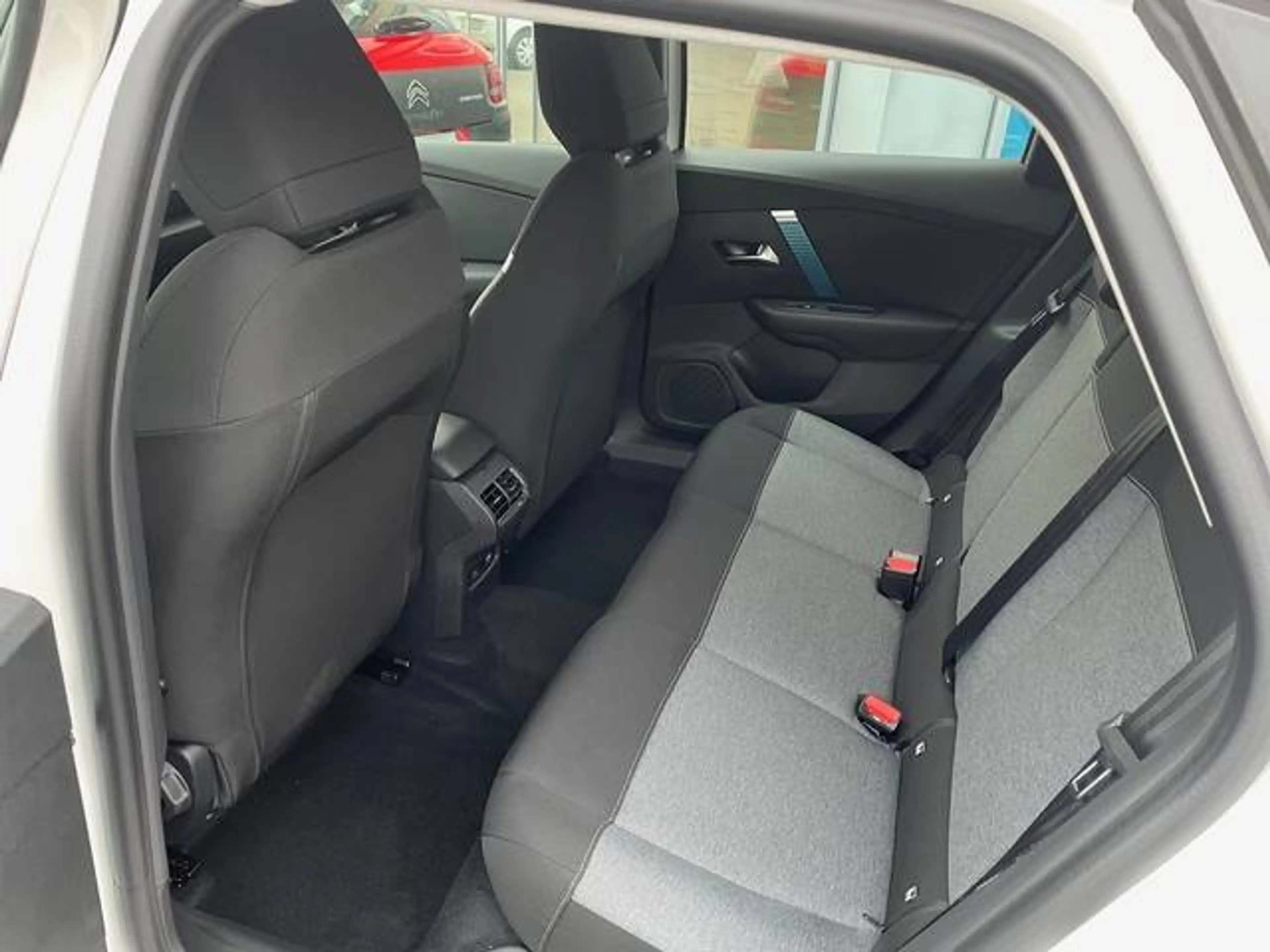Citroen E-C4 Electric C4ë Elektro 136 Feel — photo 7