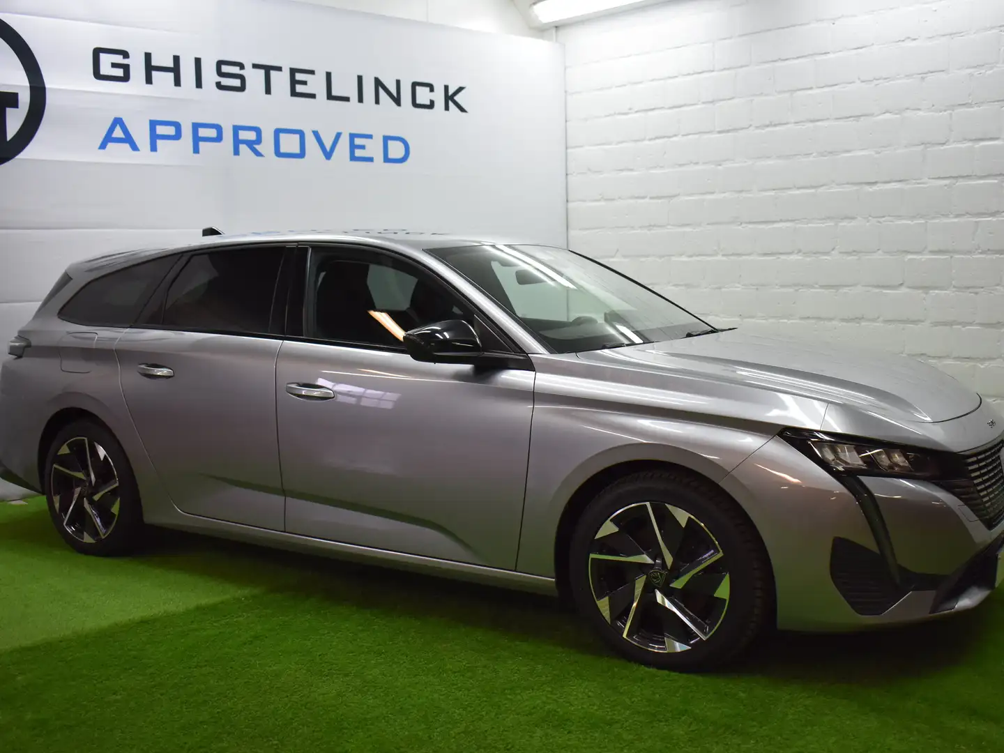 Peugeot 308 1.5 BlueHDi Allure+ Carplay + Virtual Cockpit Silber - 2