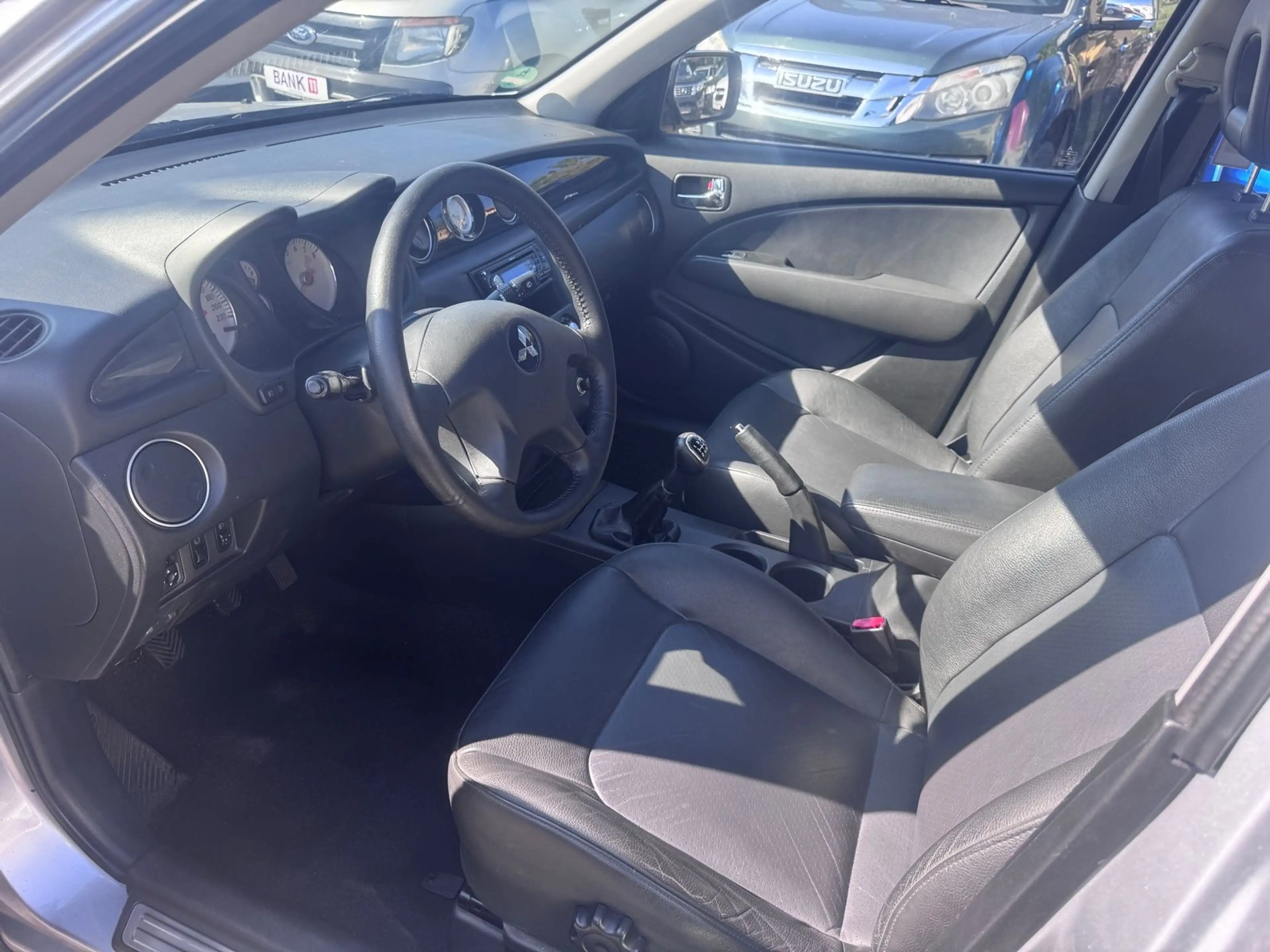 Mitsubishi Outlander 2.0 Sport, Top Zustand — photo 9
