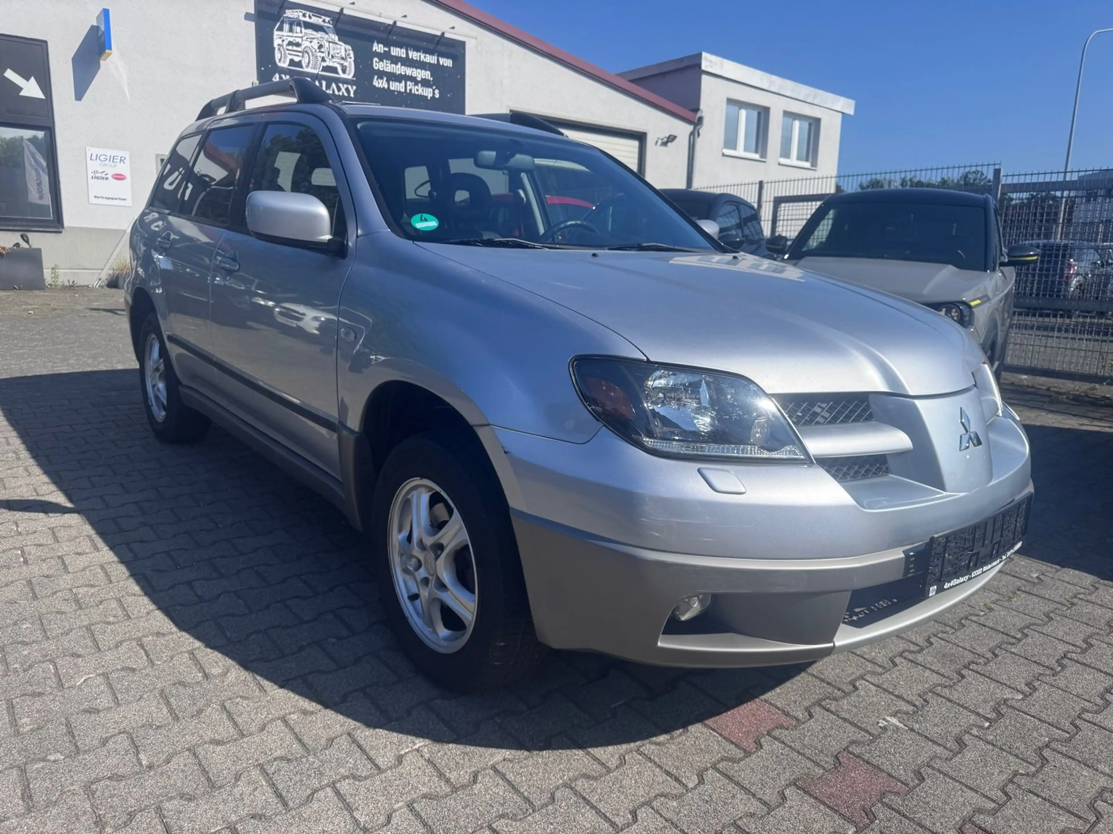 Mitsubishi Outlander 2.0 Sport, Top Zustand — photo 3
