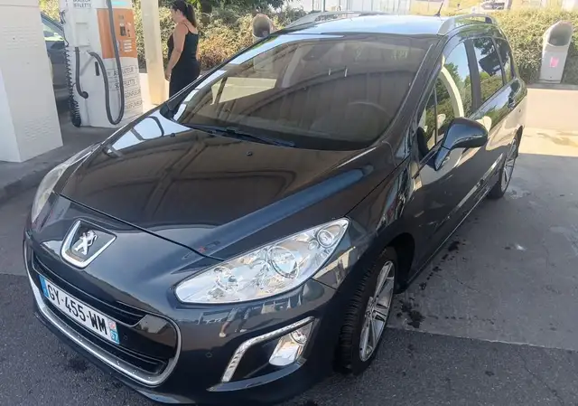 Peugeot 308 view 2