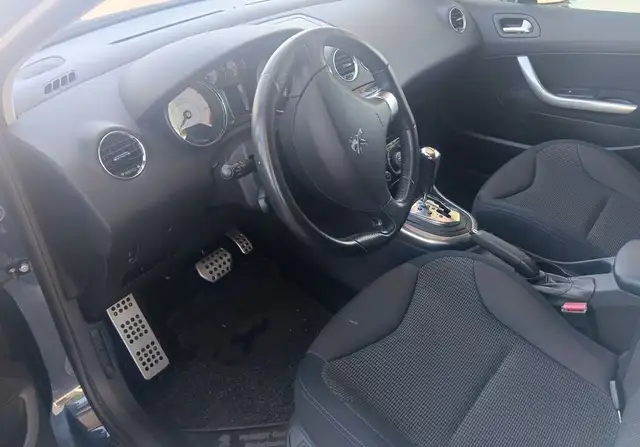 Peugeot 308 view 3