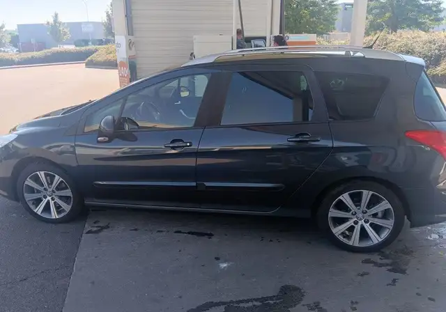 Peugeot 308 view 4