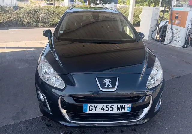 Peugeot 308 view 5