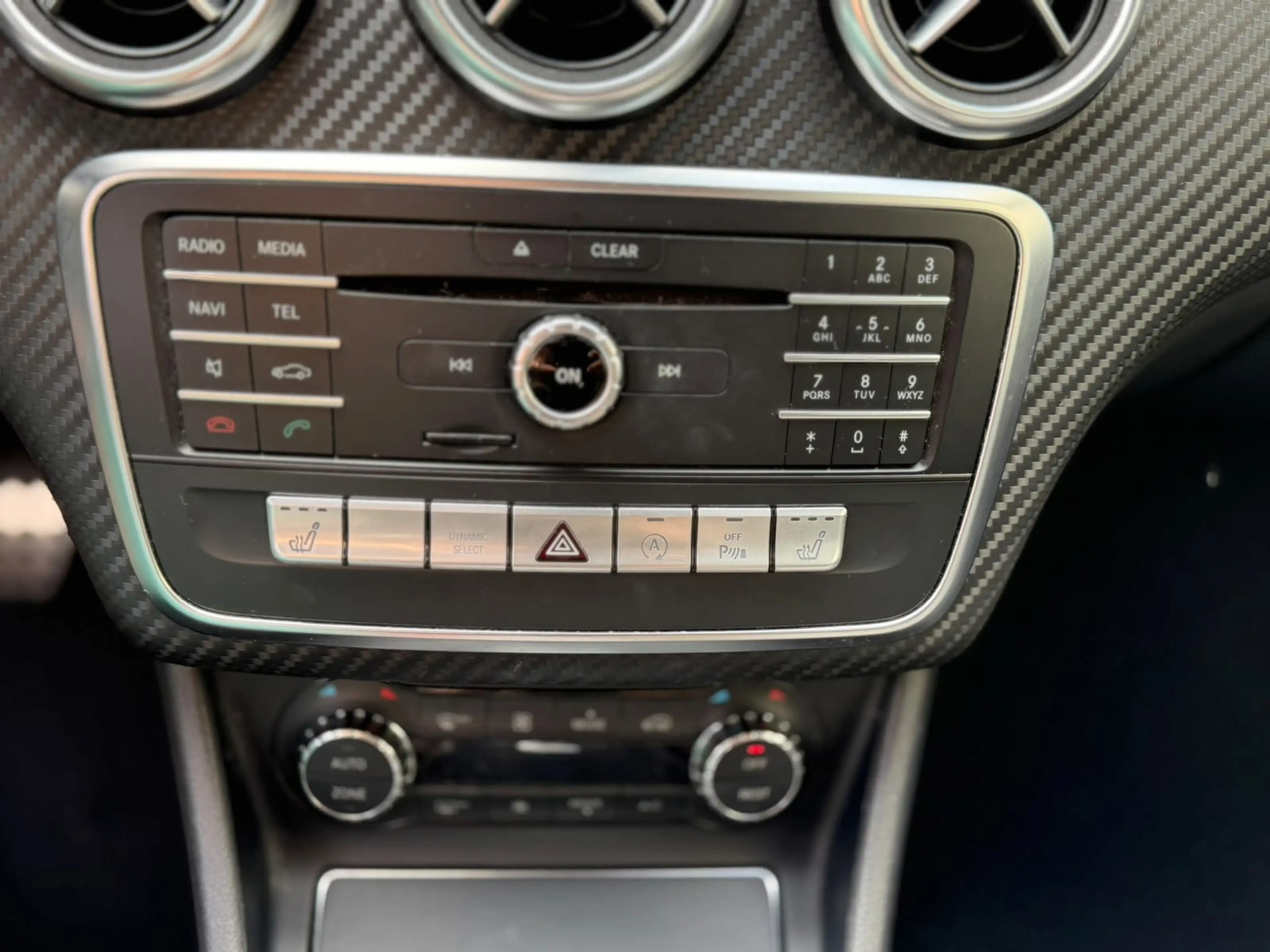 Mercedes-Benz A 220 Sport 4MATIC AMG Harman-Kardon — photo 12